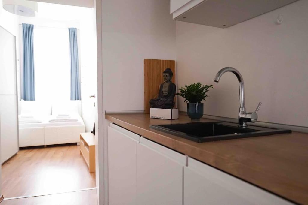 Modern Living In City Center - Fully Equipped فيينا المظهر الخارجي الصورة