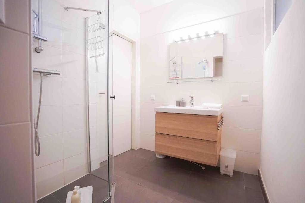 Modern Living In City Center - Fully Equipped فيينا المظهر الخارجي الصورة