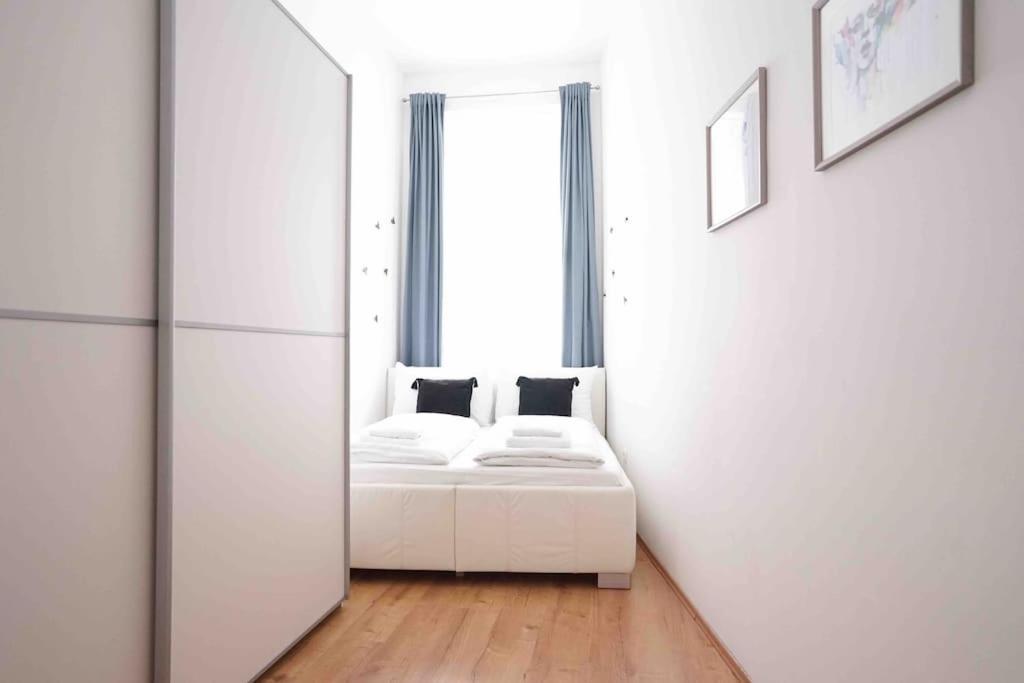 Modern Living In City Center - Fully Equipped فيينا المظهر الخارجي الصورة
